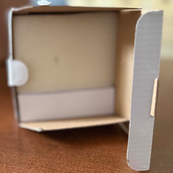 SEA CREATURES, 12 BLOWN CRYSTAL WITH 6 ¼ H x 2 ½ DIAMETER CRYSTAL TREE TO HANG - Picture 9 of 15